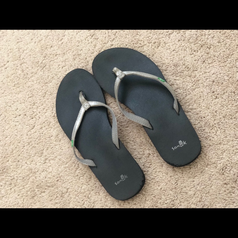 Sanuk Flip Flops